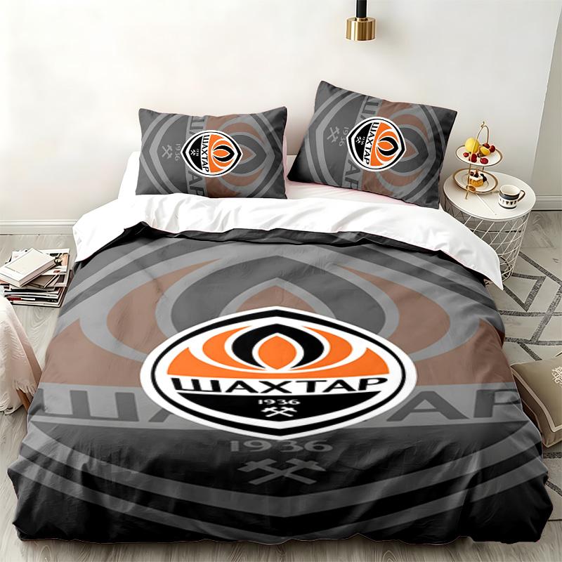 FC Shakhtar Donetsk 3pc set Perfect for bedroom use Comfortable bedding set includes a duvet cover and two pillowcases Ideal birthday or Christmas gif