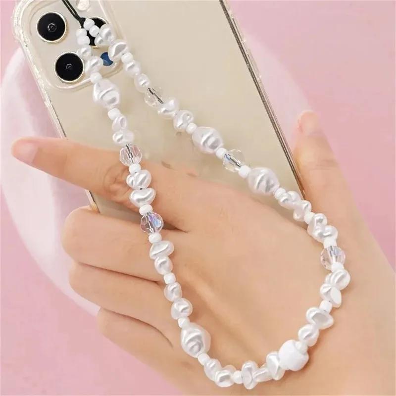 Luxury Pearl Love Heart Short Hand Wrist Lanyard Simplicity Short Phone Strap For Cell Phone Earphones Backpack Camera Chain