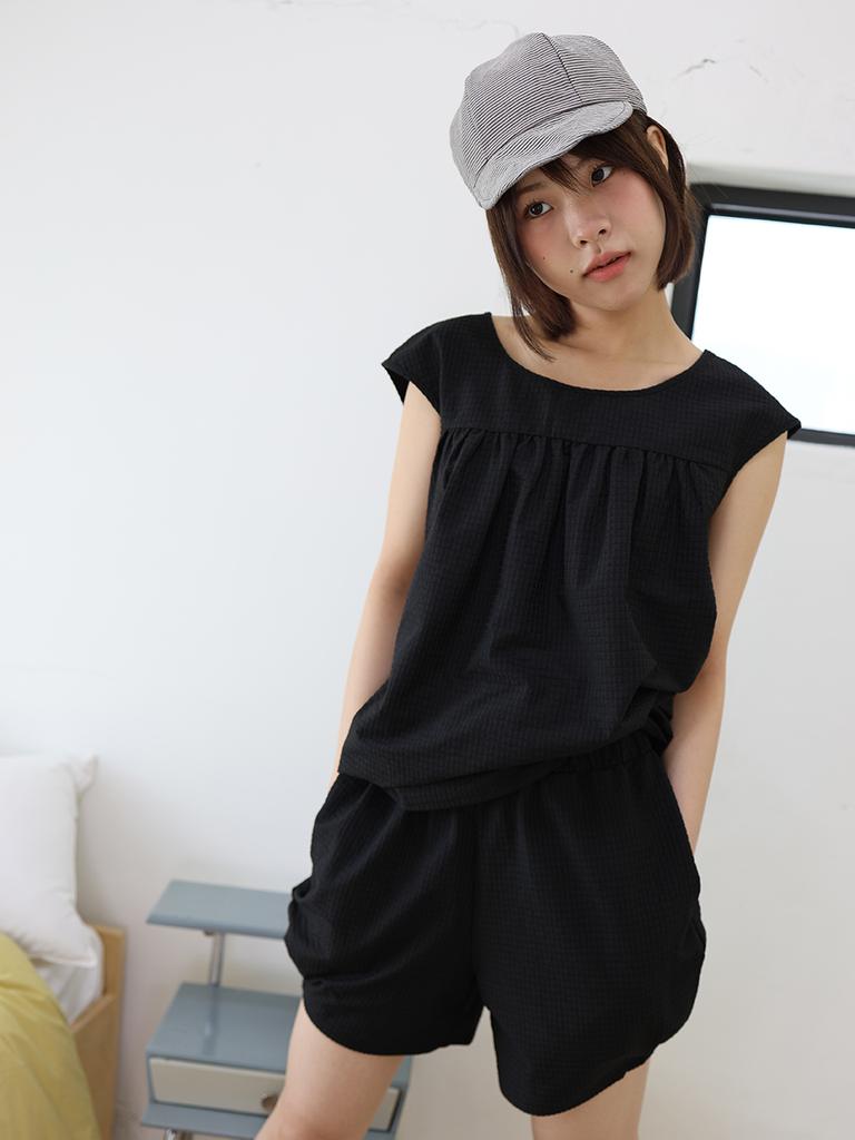 Mueum Puritsu Shorts (2 Colors)