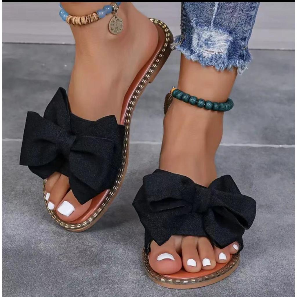 2026 New Flat Bottomed Rhinestone Bow Straight Slippers for Women Wearing Solid Color Lightweight Cloth Surface Sandals