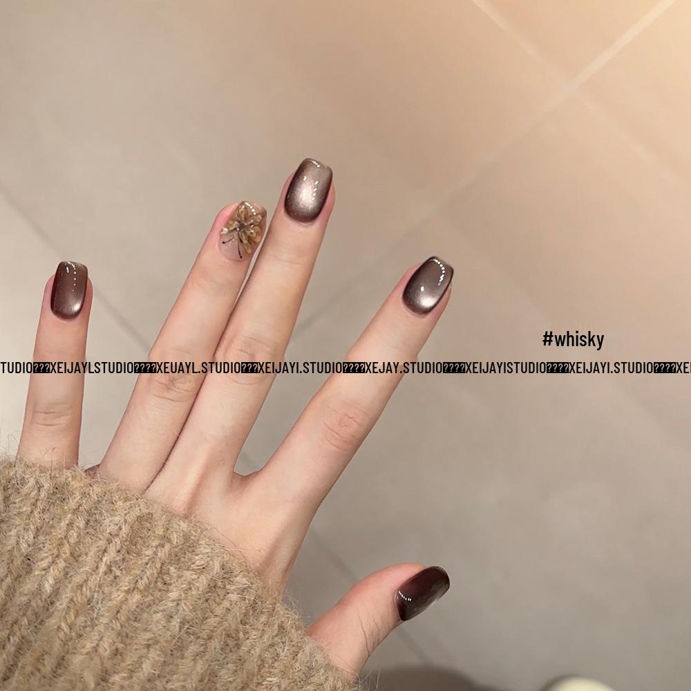 Xiaoying Magnetic Cat Eye Gel: 5g Superfine Nail Polish Light Therapy - Versatile Colors.