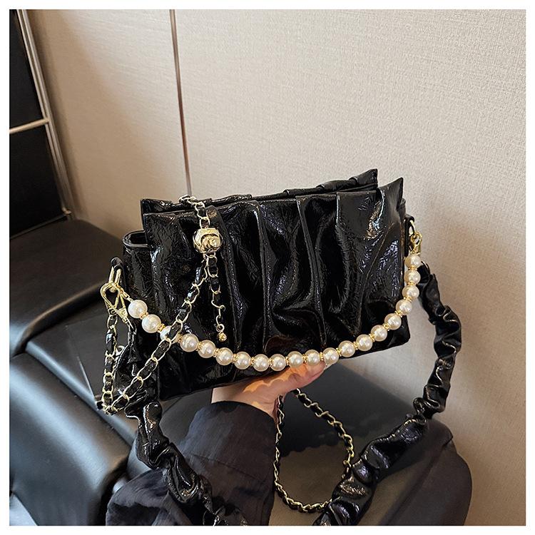 

Весна и лето 2025 новая плиссированная сумка с жемчужной цепочкой сумка женская модная сумка под мышкой повседневная женская сумка сумка-облако