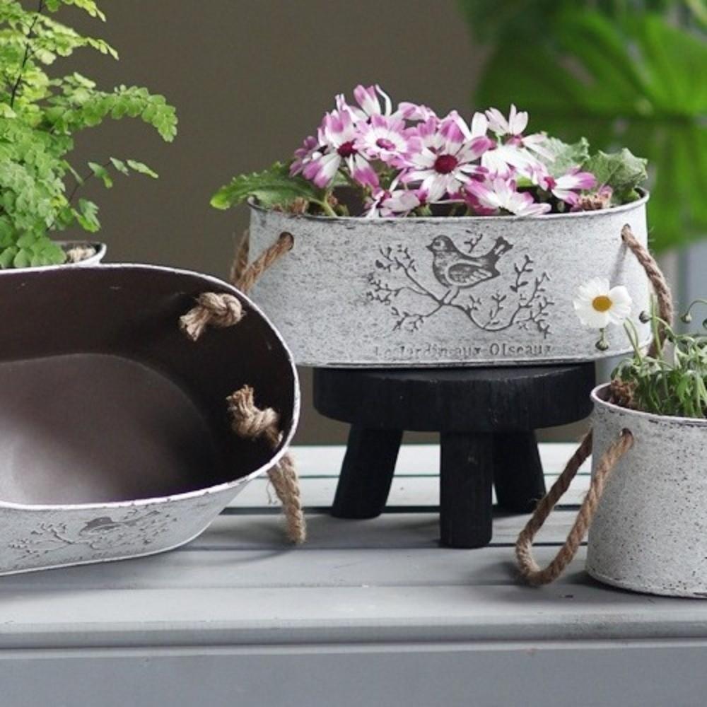Vintage Style Iron Flower Bucket Double Handle Distressed Finish Metal Flower Pot Wear-resistant Large Capacity Flower Vase