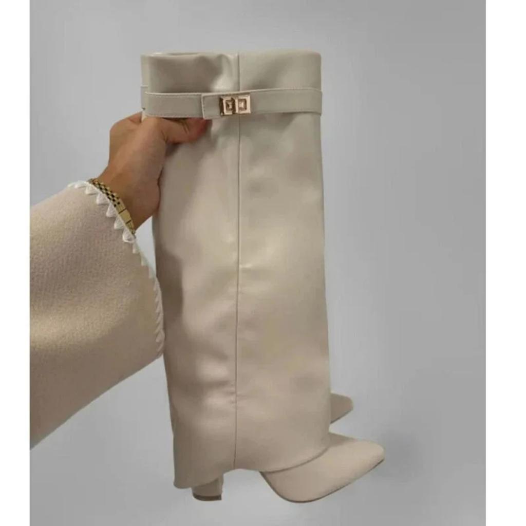 Cizme Dama cu Varf Ascutit, Gamba Larga, Tub Drept, Catarama Metalica pana la Mijlocul Gambei - Toc Gros, Cizme Stil Picior de Pantalon