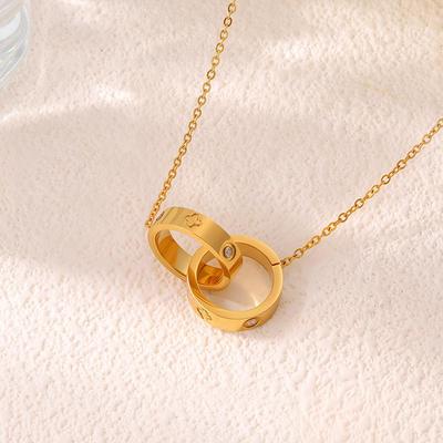 Collier Élégant Double Anneau Trèfle à Quatre Feuilles: Bijoux de mode pour femmes en acier titane avec cœur incrusté de diamants