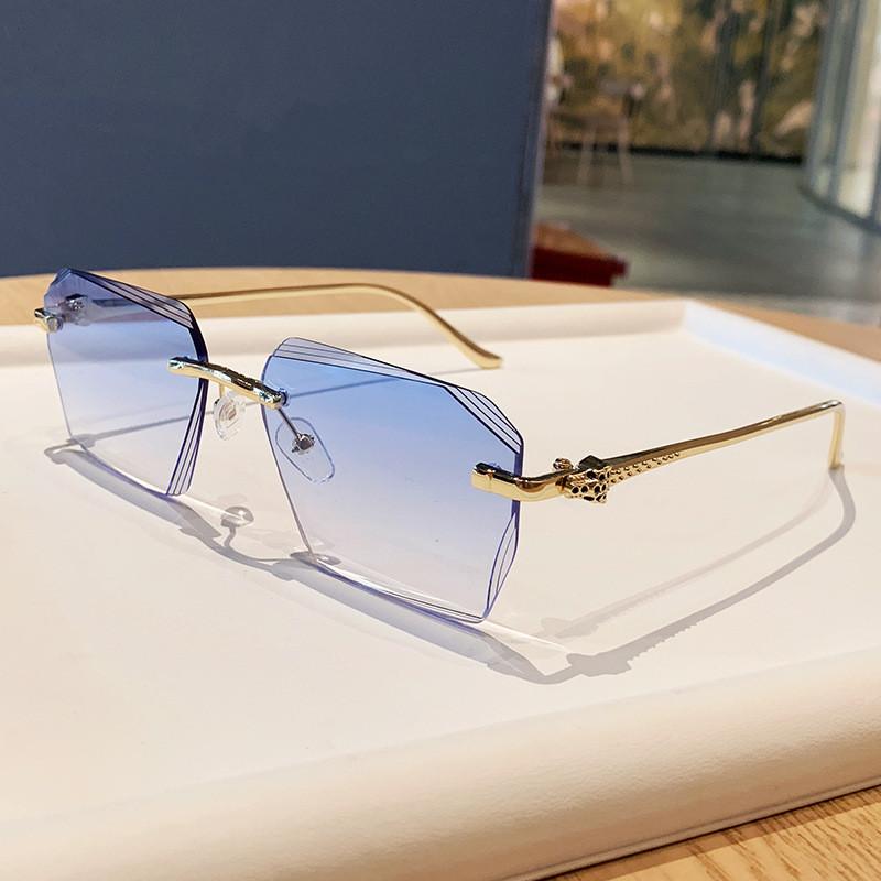 Square Metal Sunglasses With Pc Lenses For Fashion And Travel