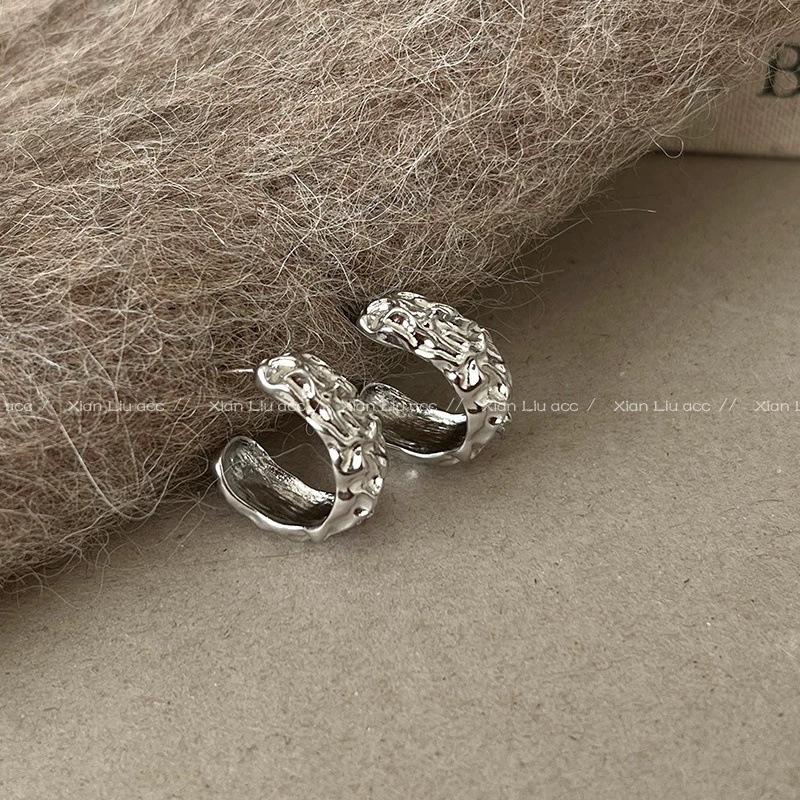 

Irregular gold earrings, new popular high-end stud earrings, women s niche design earrings, unique earrings. срібний
