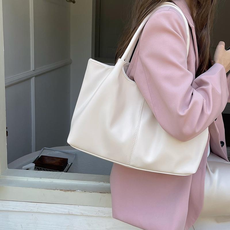 2025 Trendy Tote Bag: Japanese & Korean Niche Fashion, Spacious Handbag for Daily Commute