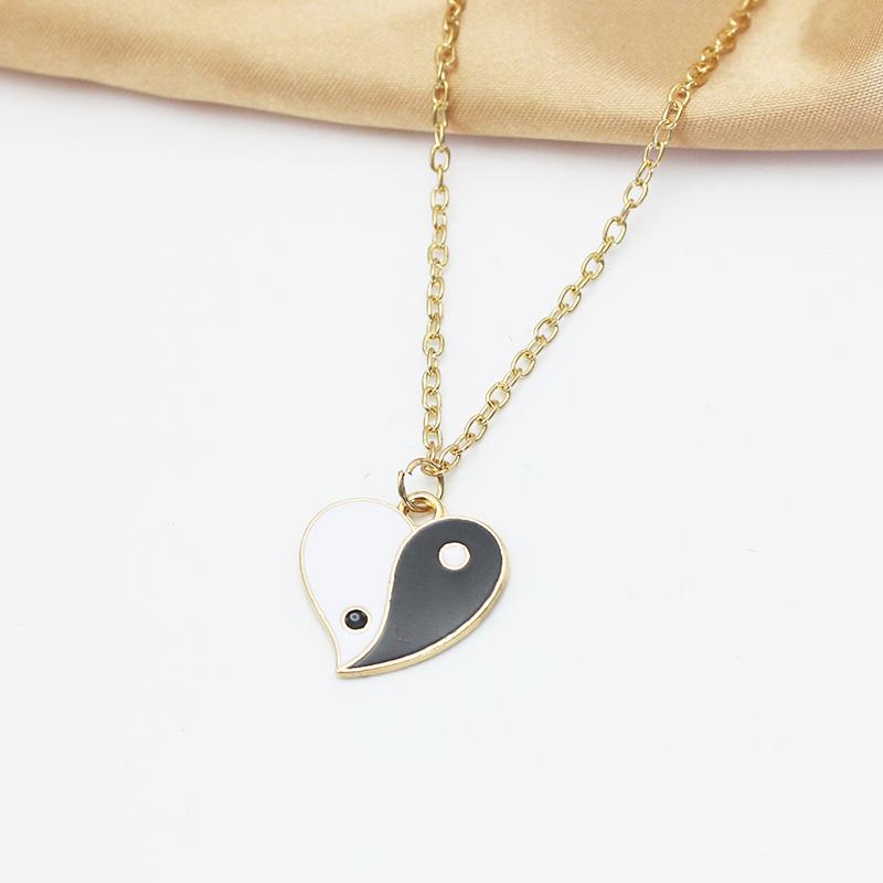 

Creative Black White Yin Yang Eight Trigrams Heart Shape Tai Chi Pendant Necklace Women Black PU Leather Zircon Girl Gift