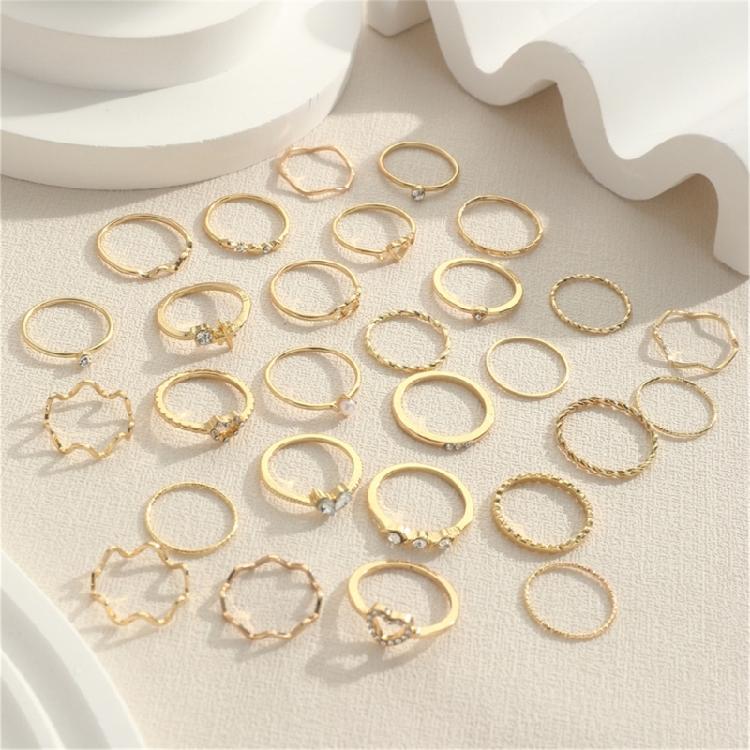 28 Pieces Fashionable Waving Rings Set With Heart Styles and Rhinestones Detailing for Romance Styles Casual Wear