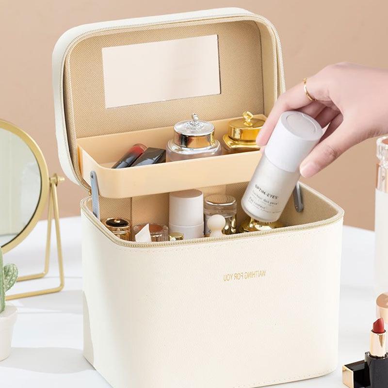 High-Capacity Luxury Makeup Bag: Stylish Cosmetic Storage for Trendsetters