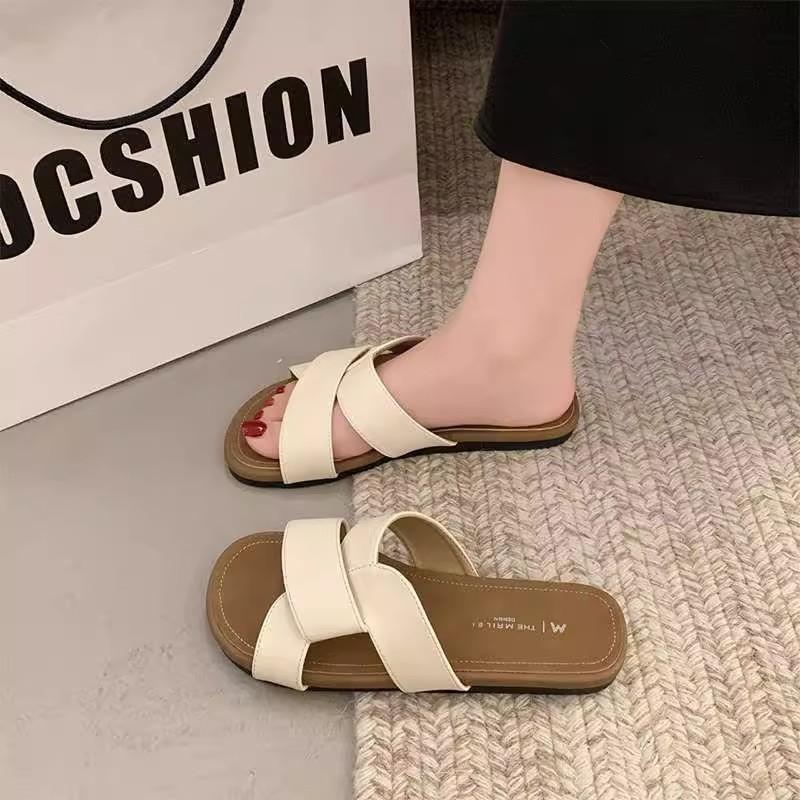 

Soft bottom outer wear beach cross sandals women s summer new retro niche flat-bottomed slippers 35 білий
