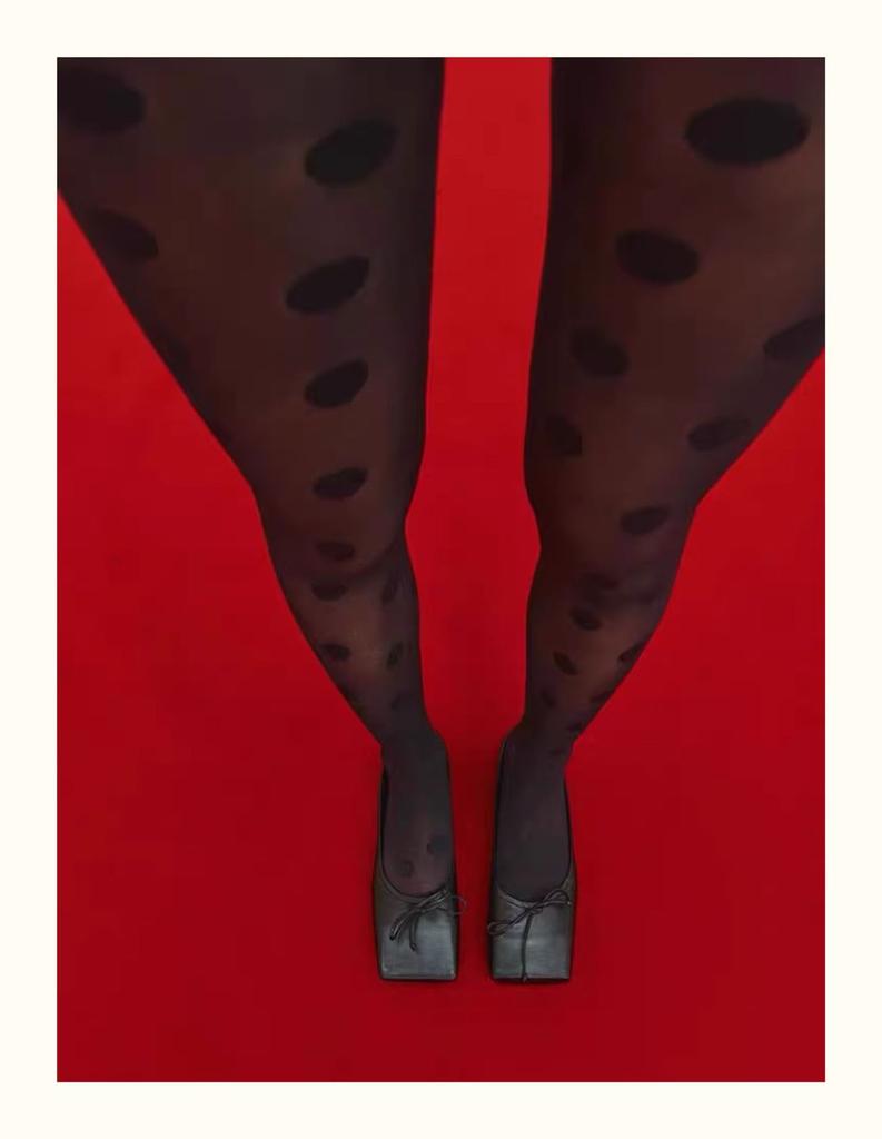 Leder Nischendesign Schleife eckiger Kopf flacher Boden Taschenkopf Halbschuhe Damen Oberbekleidung Frühling und Sommer neue Sandalen Einzelne Schuhe