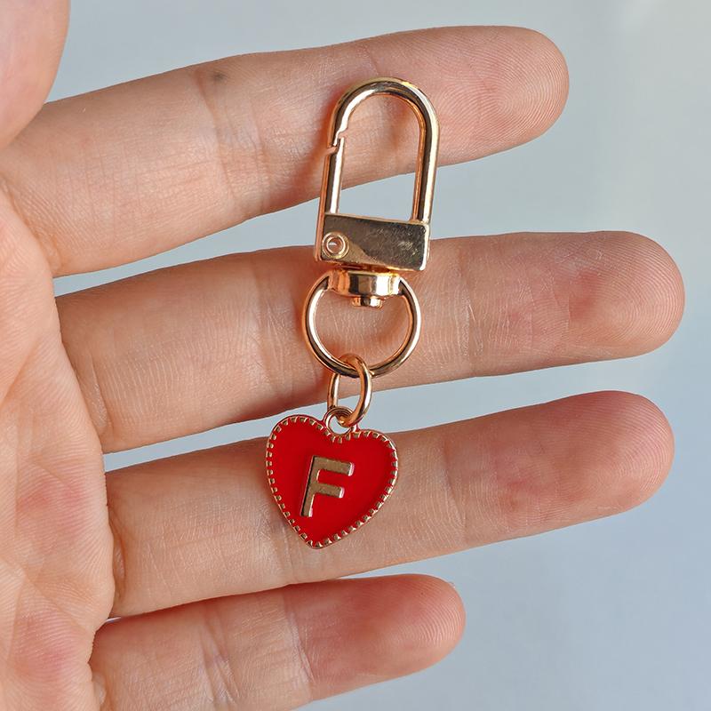 1PC Lobster Buckle Gift Metal Party 26 English Letters Keychain Marker Heart Shaped Red Love Keychain Design DIY Creativity