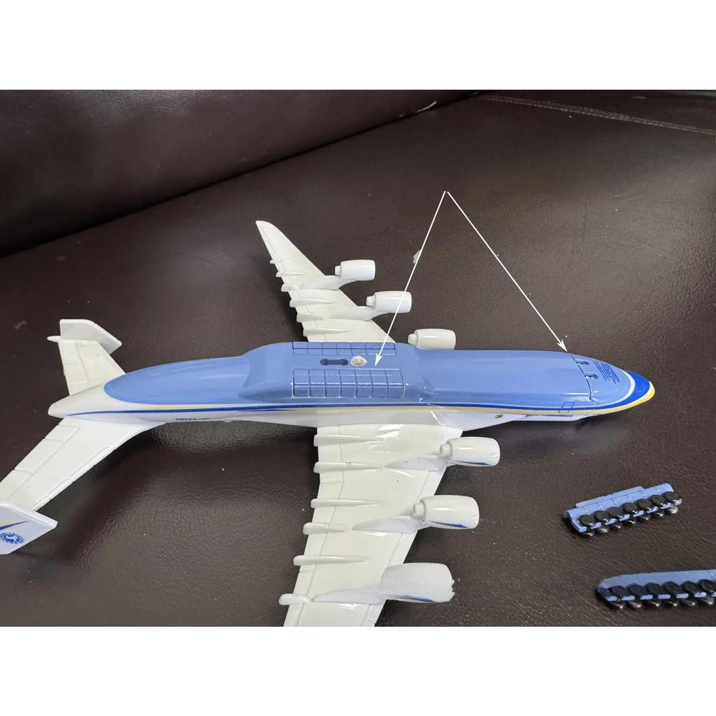 Modello Aereo da Trasporto An 225 Mriya in Scala 1/400 21CM Resina Aereo con Ruote Doppie Cabina Apribile