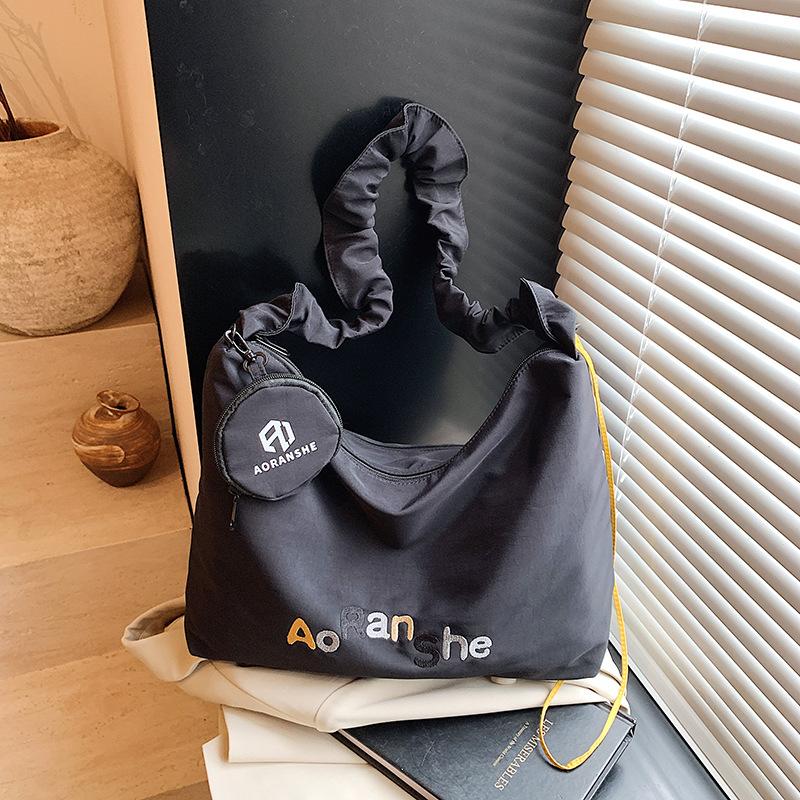 

Large-capacity casual and lightweight cloth bag women s new fresh and versatile shoulder messenger bag class tote bag чёрный