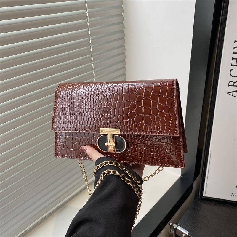 Retro fashion light luxury summer new women's bag chain simple personality single shoulder armpit messenger bag