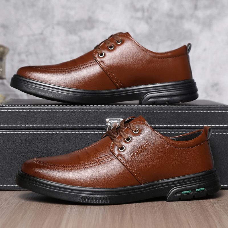 Czterosezonowe męskie buty biznesowe casualowe ze skóry z gumową podeszwą, antypoślizgowe i odporne na zużycie, z okrągłą główką, lekkie i uniwersalne buty do jazdy samochodem