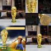 Prächtiger Herkules-Pokal der FIFA Fußball-Weltmeisterschaft 2022 in Katar