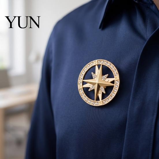 Decorative Bag Pin Vintage Rhinestone Star Compass Brooch, Men Women Alloy Unisex Fashion Accessory Lapel Pin, Badge Jewelry for Clothing Decor Daily