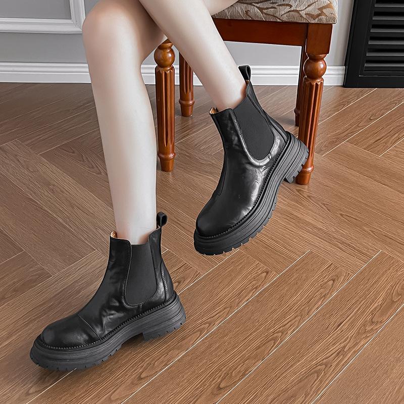 Chelsea Boots for Women with Sheep Pattern and One Foot Pedal Retro Short Boots for Women with Autumn and Winter Thick Sole British Style