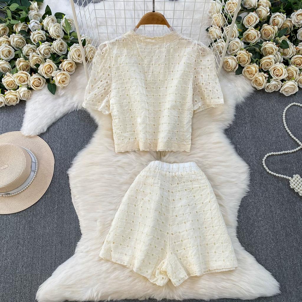 Summer Women's Embroidered Two Piece Sets Vintage Lace Splice Floral-Button Tops and Slimming Shorts Sets