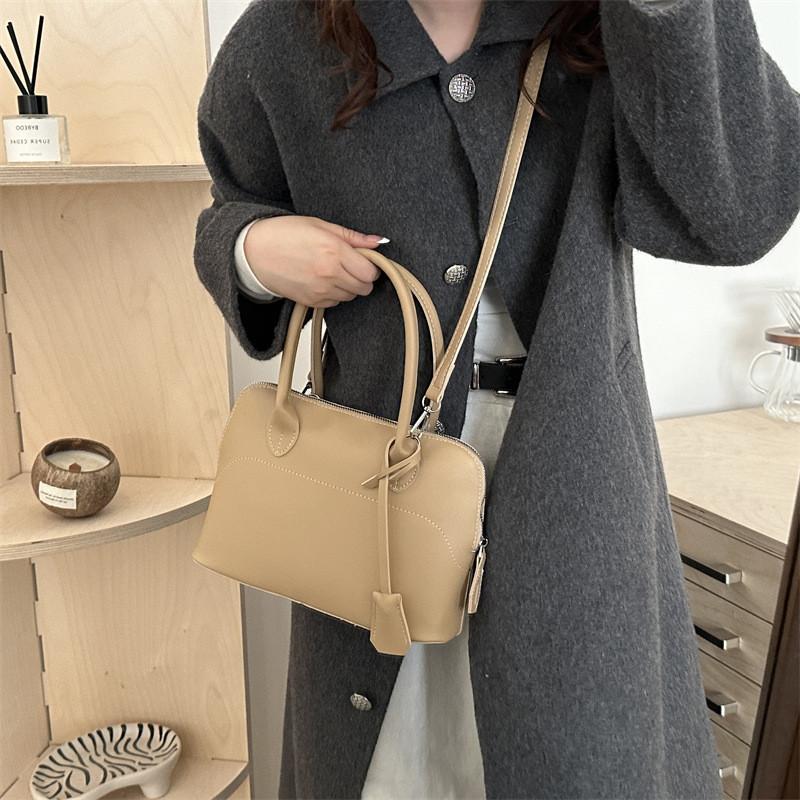 Pu Shell Bag For Women With Zipper Closure And Inner Pouch For Daily Use
