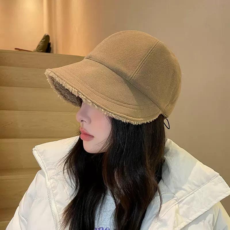 Women's Autumn and Winter New Casual and Versatile Soft Brim Showing Off Their Faces Small Warm Plush Star Ant Hat