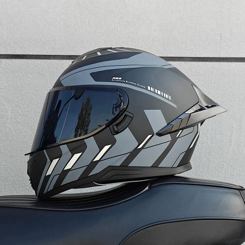 Motorcycle Helmet, Men's and Women's Dual Lens Full Face Helmet, Motorcycle Sports Car, All Season Full Face Helmet