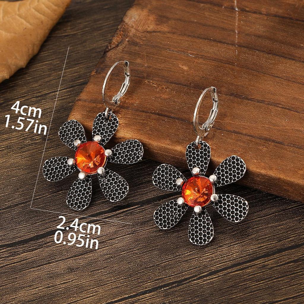 Hot-Selling Retro Fashion Creative Women's Earrings - European and American Design