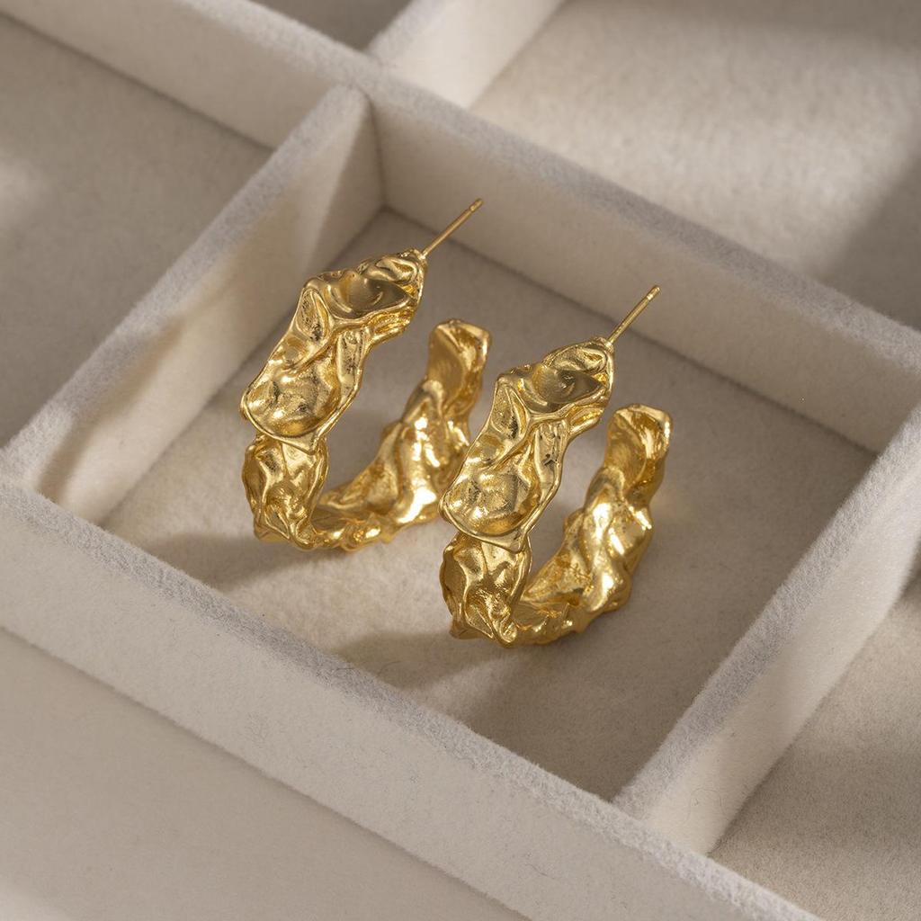 Silver Needle High-End Pleated Metal Earrings - Niche Cool Style, Luxurious & Versatile Fashion for Women