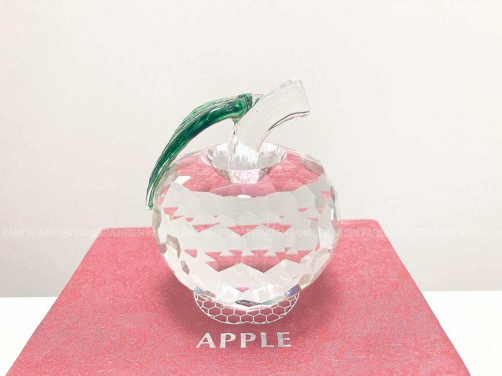 PARK SEVENTEEN Apple Crystal Suncatcher Paperweight, Clear Apple, 5cm Wide, Home Decor, Ornament, Gift, Small Item