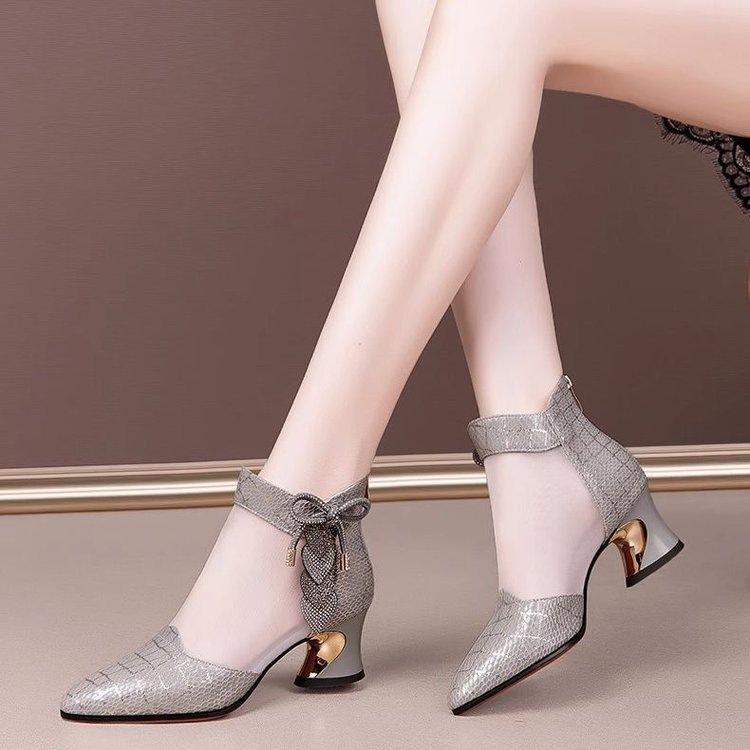 

Новые сетчатые сапоги с тонким бантом, женские туфли из дышащей сетки со стразами, большие размеры 34-43, женские туфли на высоком каблуке с острым носком 43