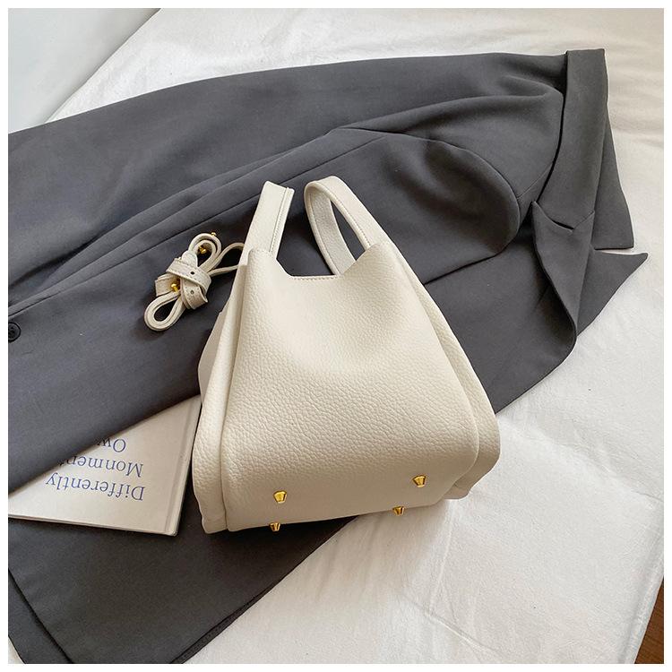 Retro portable bucket bag women's new large-capacity women's messenger bag fashionable versatile high-end shoulder bag trendy