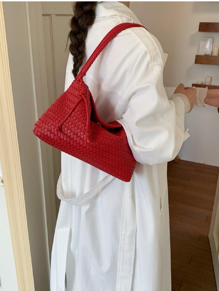 2026 High-End Versatile Woven Underarm Bag: Large Capacity Casual Handbag