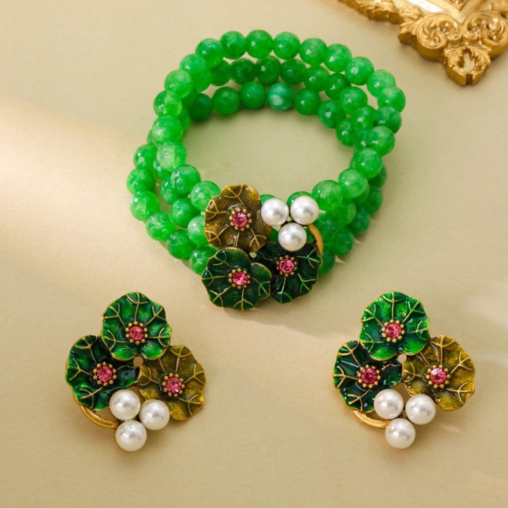 Retro Peach Lotus Pod Bracelet Women'S High-End Versatile White Bracelet Jewelry