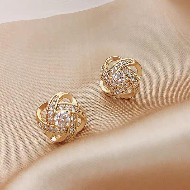 New Temperament Fashion Zircon Four-leaf Flower Stud Earrings for Women Exquisite Luxury Korea Earring Bride Jewelry Accessories
