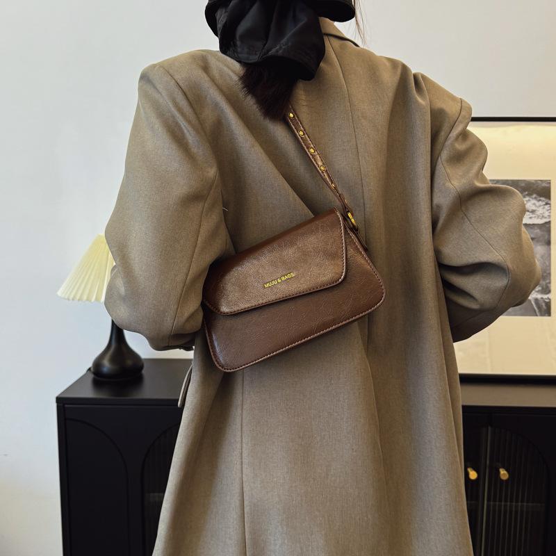 

Popular niche design women s underarm shoulder bag 2025 new autumn and winter temperament fashionable versatile oblique span 21*7*13