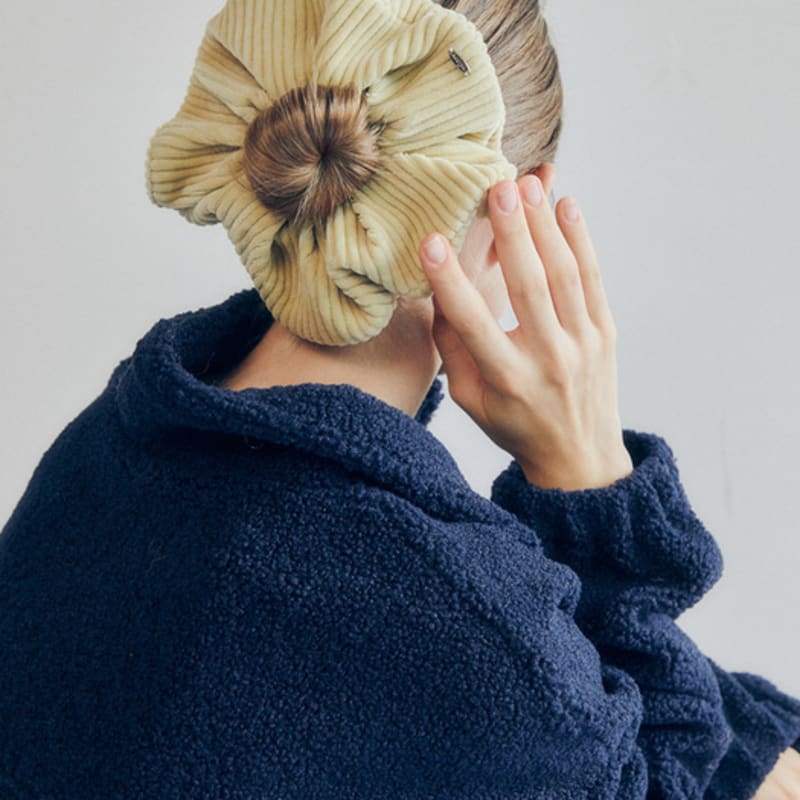 mellotory corduroy scrunchie (mustard)