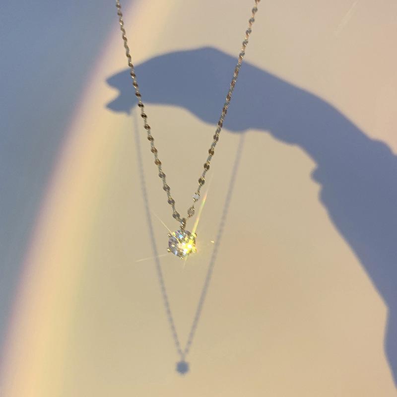 2025 New Fashion Simple Simple Fresh Six Claw Necklace Female Temperament Personality Collarbone Chain Jewelry