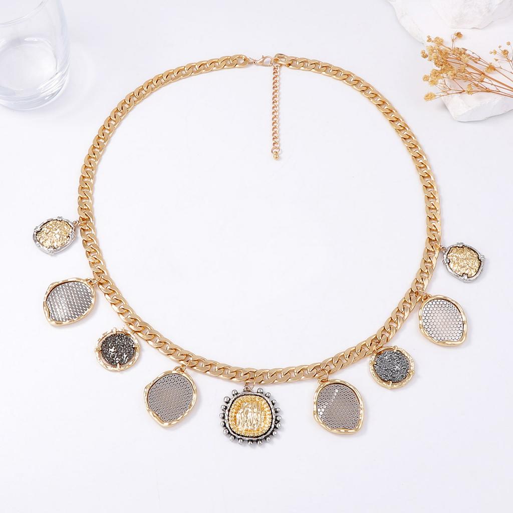 Necklace Light Luxury Premium Casual Cold Wind Alloy Geometric Badge Coin Pendant Chain Necklace Female