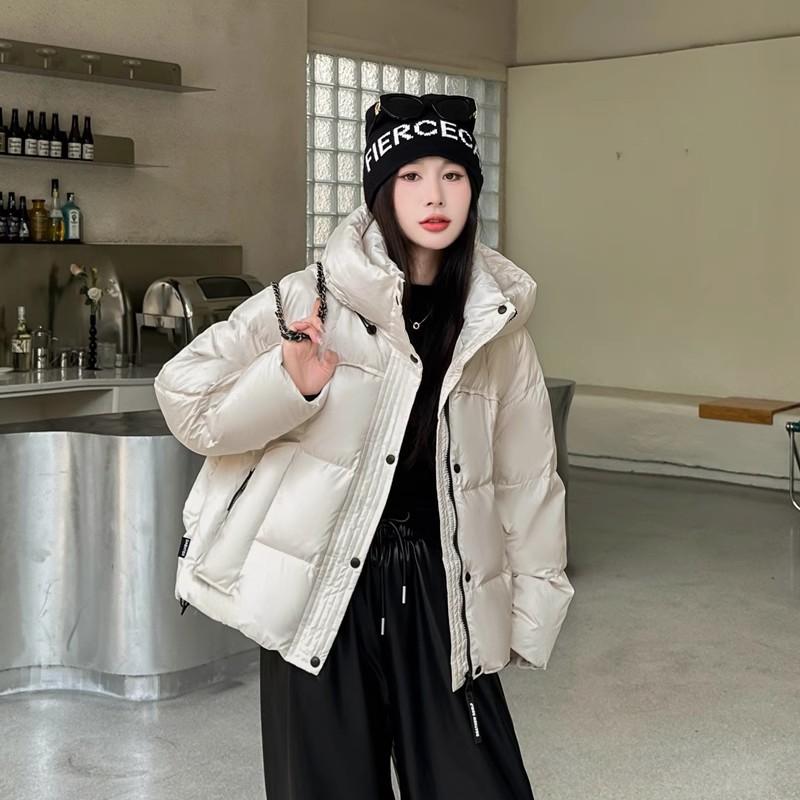 Short down jacket for women and small people, thickened in winter, new fashionable Ankola red and thin white duck down bread clothes are trendy.