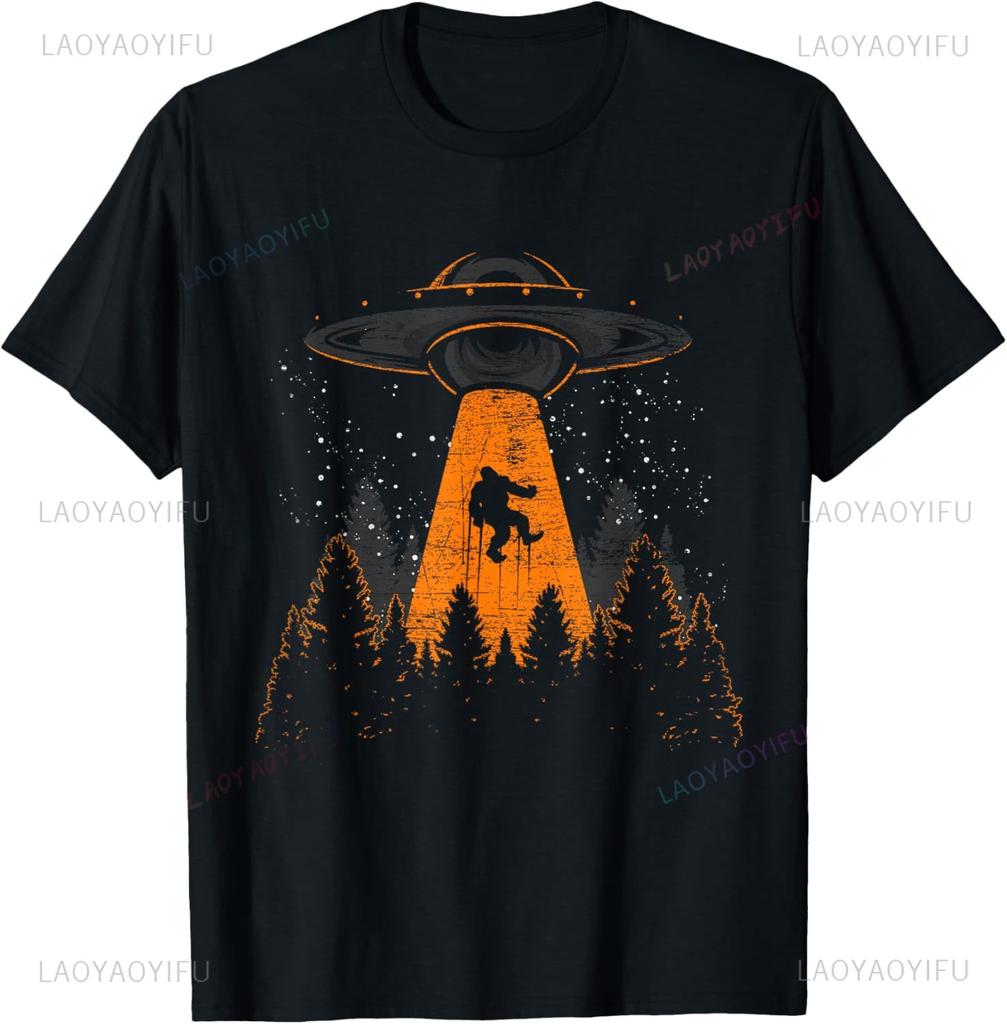 Bigfoot Sasquatch UFO Alien Abduction Yeti Cryptid Bigfoot T-Shirt Men and Women Short Sleeves Printed T-shirt