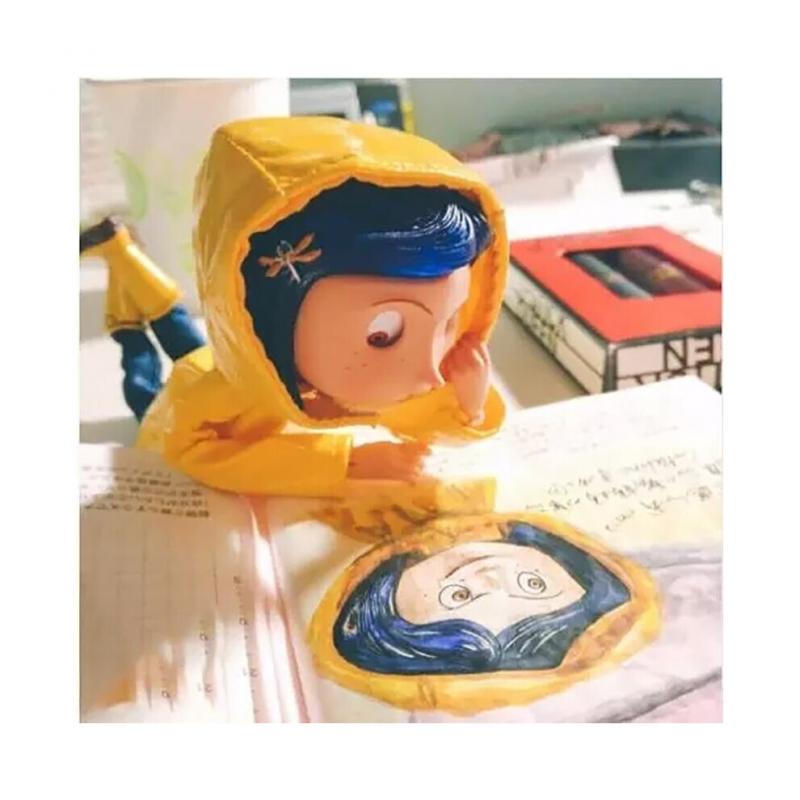 7-tums Coraline Bendy Modedocka i Regnkappa & Stövlar - Avtagbara Kläder Figur Gåva