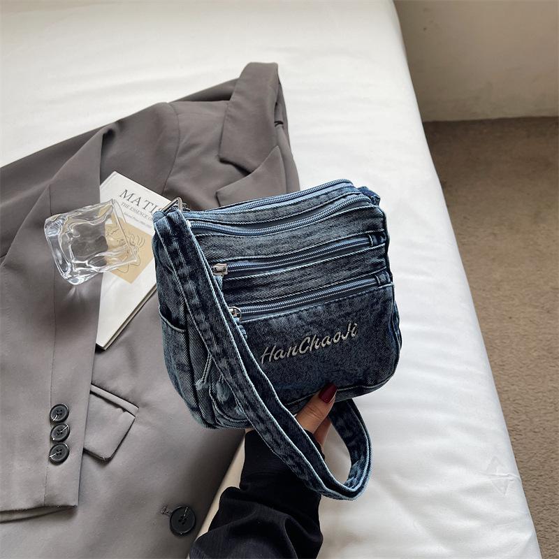 

2025 autumn new foreign-style texture small square bag fashion trend casual simple women s personality shoulder messenger bag темно-синього кольору