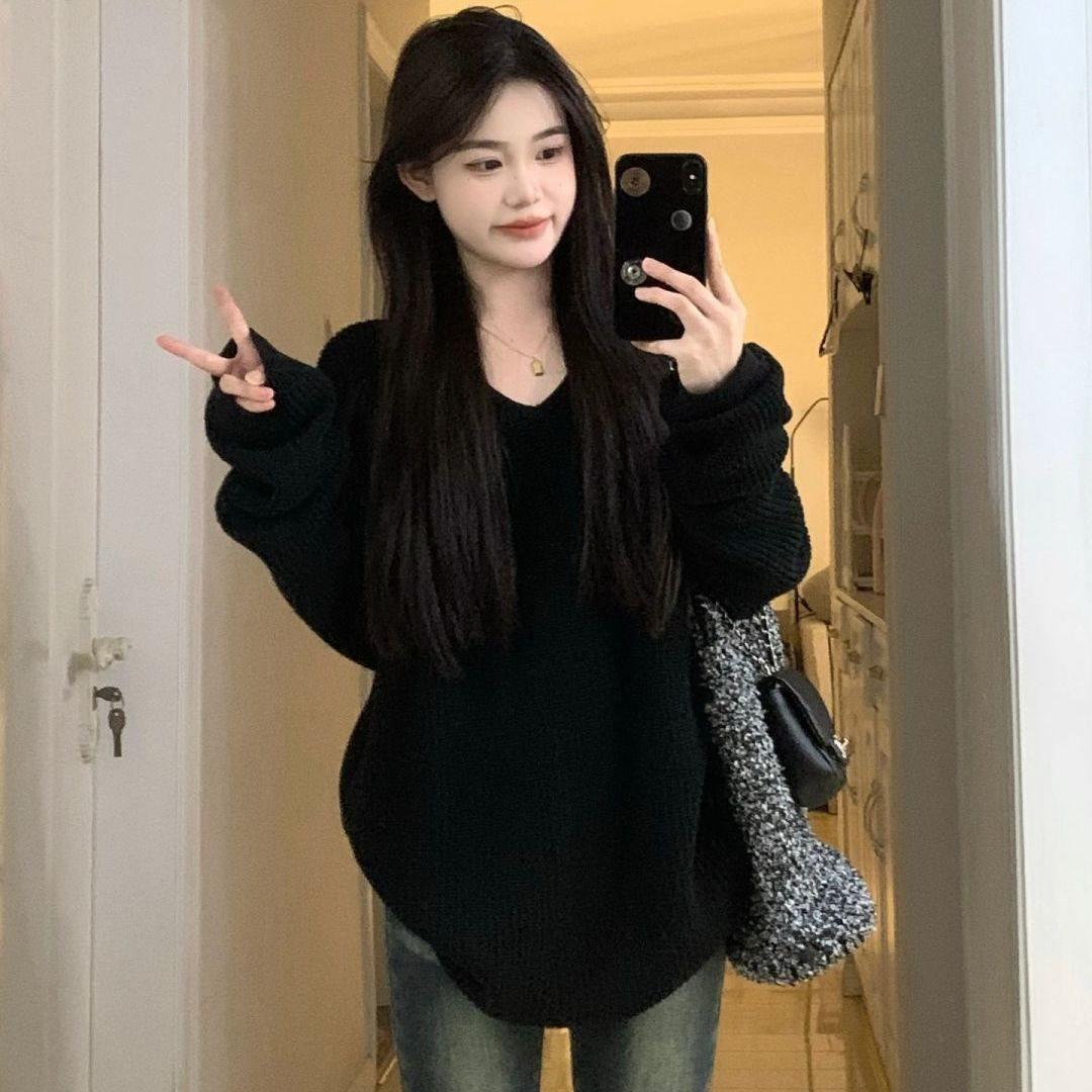 

Soft and Cozy Retro Black Collared Sweater - Women s Loose Knit Pullover for Autumn and Winter M