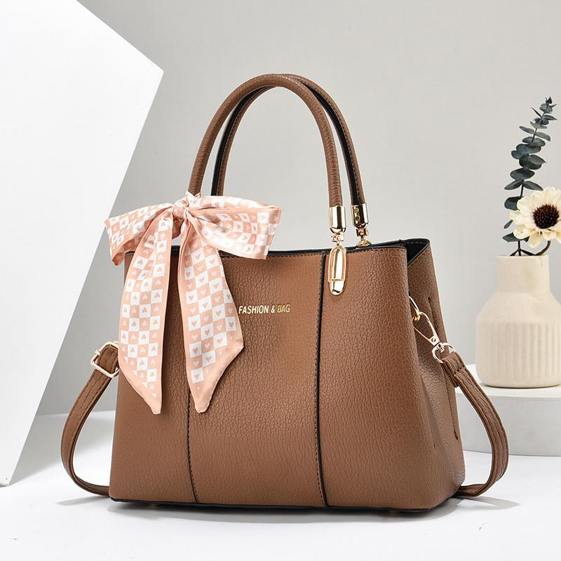 Stylish And Practical Tote Bag For Middle-aged Women 2024 New Collection коричневый