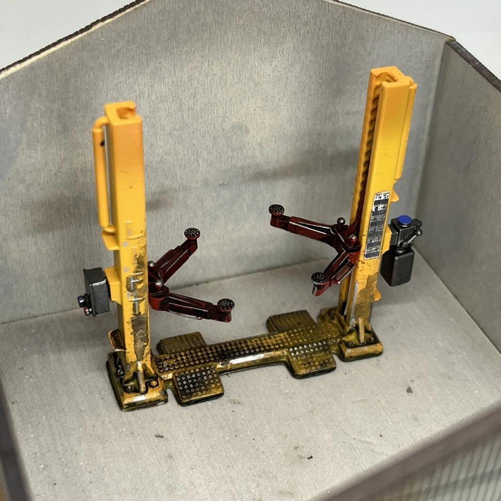 1:64 Automobile Model Accessories Lift Airport View Sand Table Decoration Miniature Model Collection Ornaments
