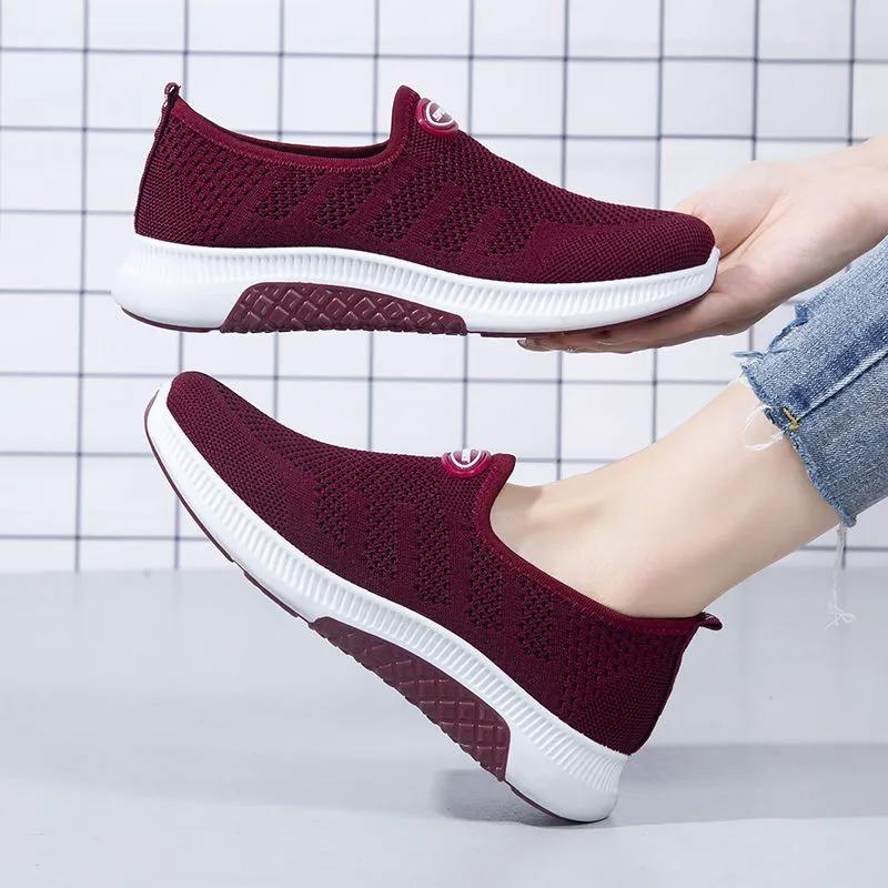 Women Spring and Autumn Cloth Shoes Flying Woven All-match Sneakers One Pedal Middle-aged and Elderly Mothers Casual Running Shoes