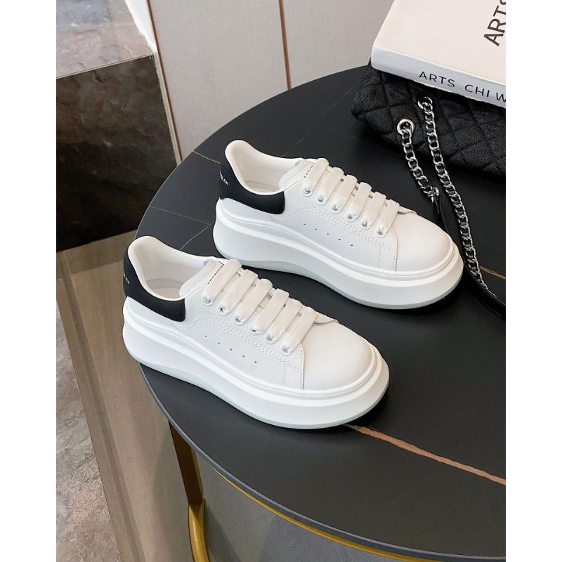 

Spring and Autumn Xiaobai Shoes Women s New Women s Shoes Versatile Thick-soled Inner Height Increasing Sports Casual Daddy Board Shoes 35